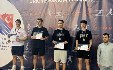 Alanyasporlu Eskrimciler Mersin’den Madalyayla Döndü!