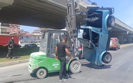 Antalya'da Turist Kazasında Kurtarma Seferberliği: Araç Forkliftle Kaldırıldı
