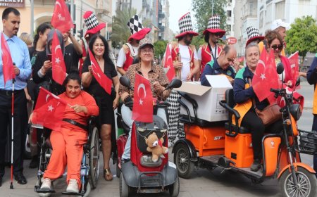 ANTALYA'da Engelsiz Yürekler Festivali ve Yaza Merhaba Şenliği düzenlendi.