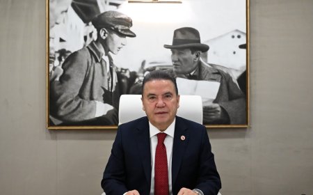 Başkan Muhittin Böcek’in 19 Mayıs Atatürk’ü Anma, Gençlik ve Spor Bayramı Mesajı