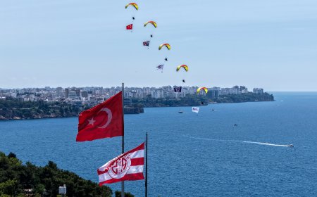 Antalya’da 19 Mayıs Coşkusu: THK’dan Nefes Kesen Gösteri