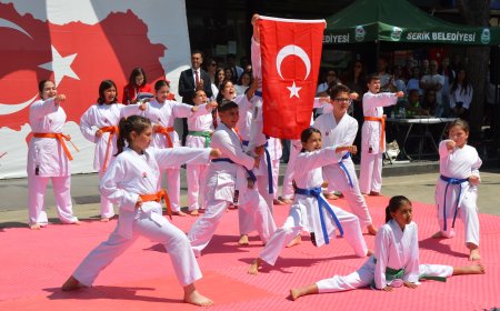 Serik’te 19 Mayıs Coşkusu Renkli Gösterilerle Kutlandı