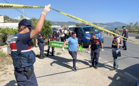 Antalya'nın Alanya ilçesinde meydana gelen motosiklet kazasında 1 kişi hayatını kaybetti.