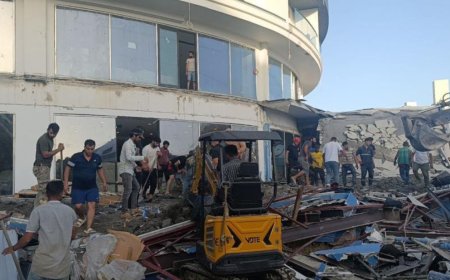 Antalya’da İnşaatta Balkon Göçtü, Facia Kıl Payı Atlatıldı