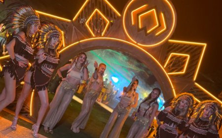 Antalya’da Turizm Sezonu Renkli Başladı: Otellerde Konsept Parti Coşkusu