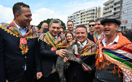 Antalya sokakları Yörük göçüyle şenlendi