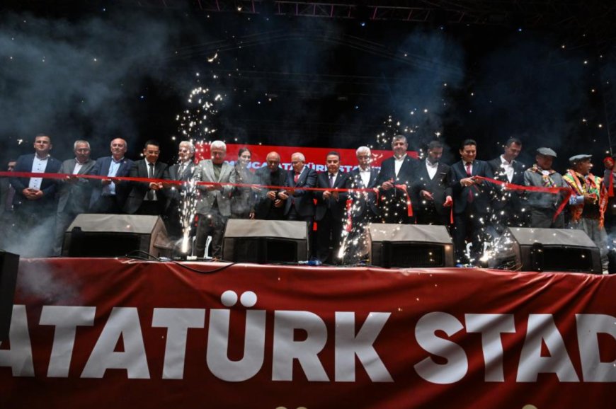Kumluca Atatürk Stadyumu'nun resmi açılışı gerçekleştirildi