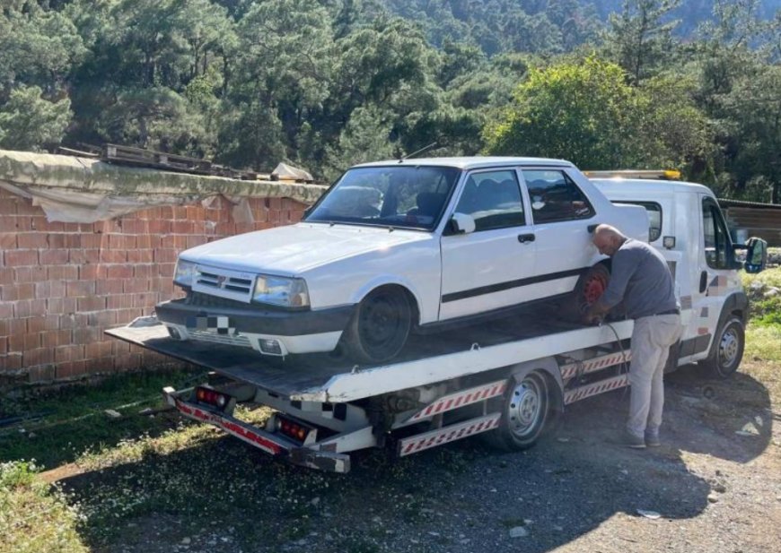 Kemer’de Tehlikeli Gösteri! Drift ve Havaya Ateş Açan Şahıslar Jandarmayı Harekete Geçirdi