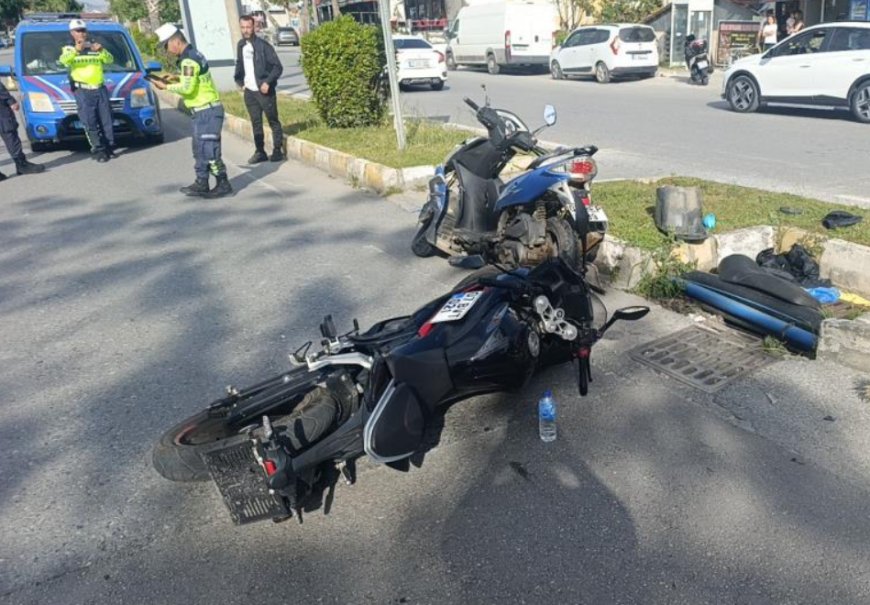 Antalya'nın Manavgat ilçesinde iki motosikletin çarpıştığı kazada 1 kişi yaralandı.