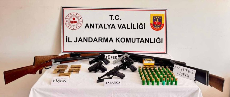 Serik’te Ruhsatsız Silah Operasyonu: Jandarma 6 Şüpheliye İşlem Yaptı