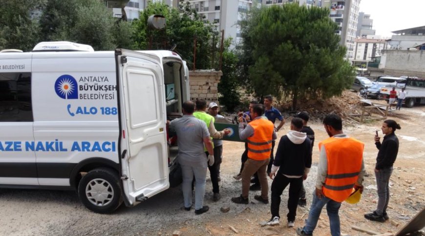 Antalya'da Yabancı Uyruklu Genç İşçi, İlk İş Gününde Hayatını Kaybetti.
