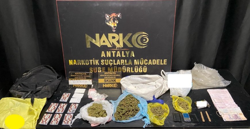 Narkotik Ekiplerinden Antalya’da Büyük Operasyon: Yüzlerce Hap, Tabanca ve Yüklü Para Ele Geçirildi