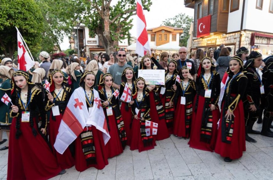 Ritmin ve Rengin Buluşması: Manavgat Festivali Başladı