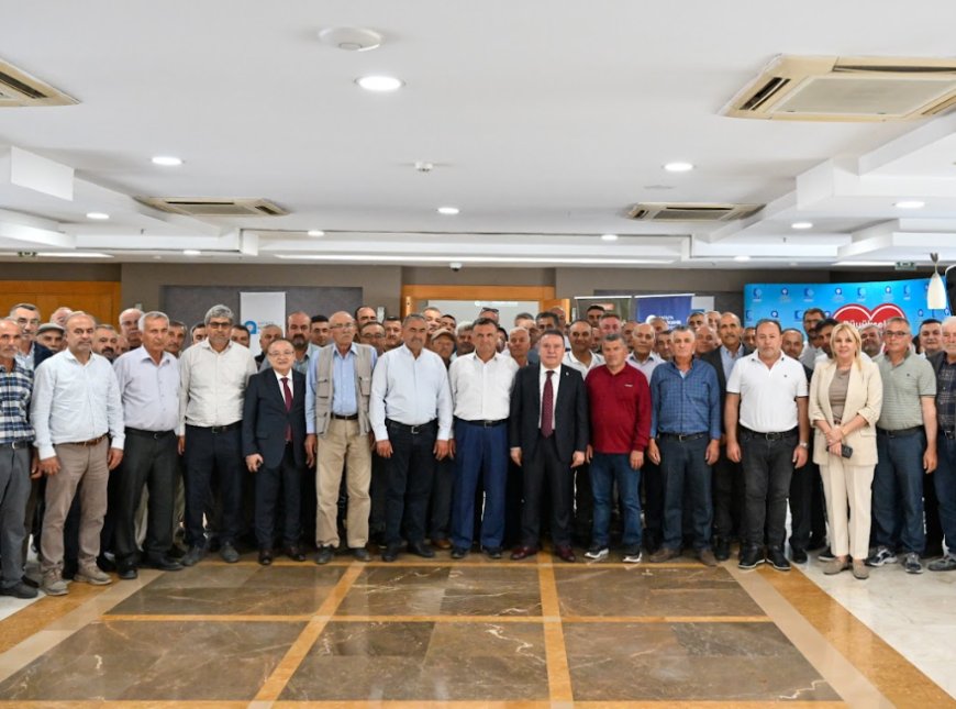 Başkan Böcek, Dünya Çiftçiler Günü’nde Üreticilerle Buluştu