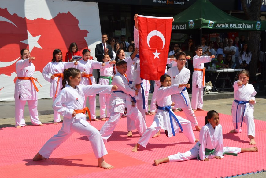 Serik’te 19 Mayıs Coşkusu Renkli Gösterilerle Kutlandı