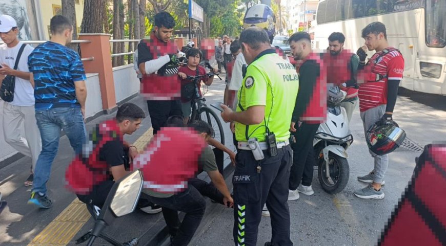 Manavgat’ta Kurye Dayanışması: Kazaya Uğrayan Meslektaşlarını Yalnız Bırakmadılar