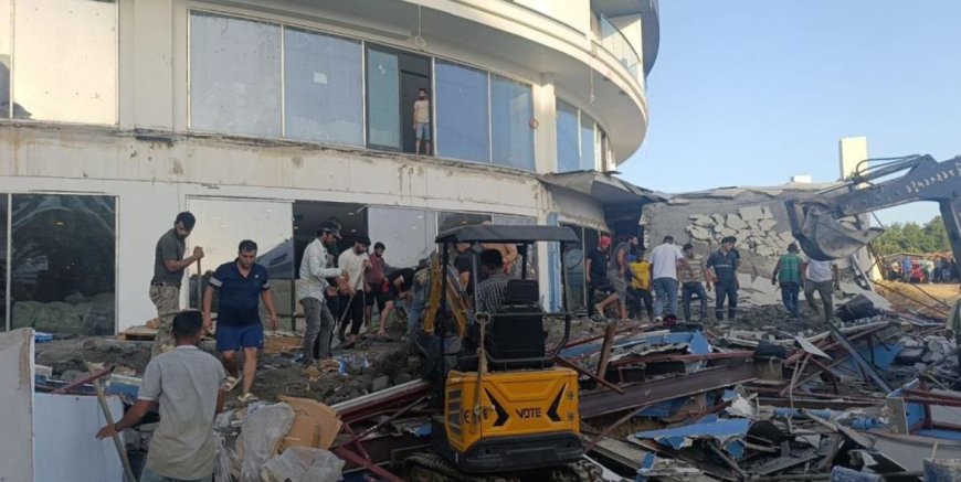 Antalya’da İnşaatta Balkon Göçtü, Facia Kıl Payı Atlatıldı