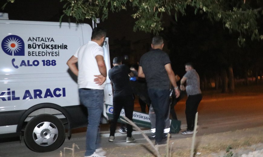 Antalya’da Kan Donduran Cinayet: Baba, Oğlunu Bıçaklayarak Öldürdü