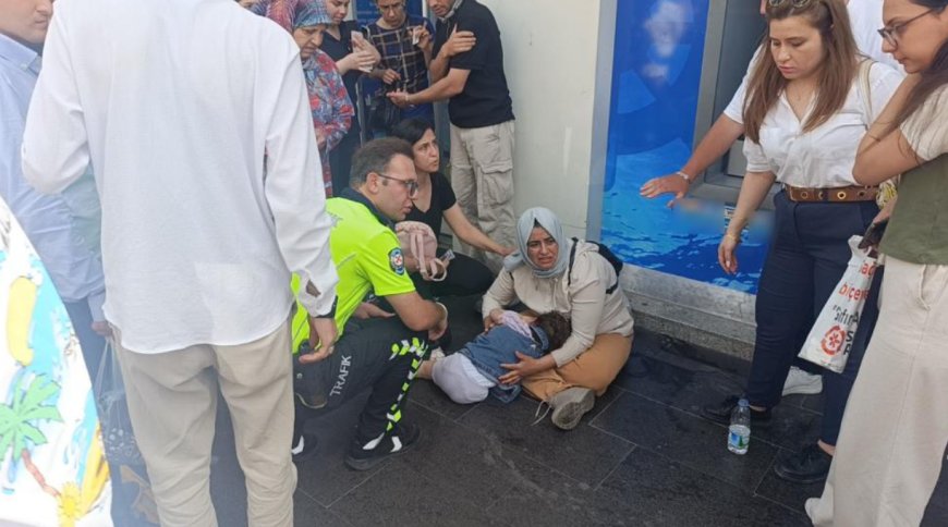 Yaya Geçidinde Feci Kaza: Anne, Kucağındaki Kızıyla Yola Savruldu