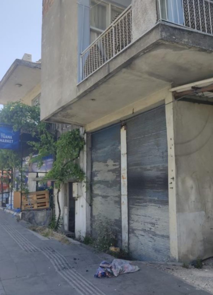 Antalya'da Balkondan düşen 2 yaşındaki çocuk hayatını kaybetti.