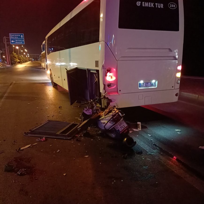 Alanya’da Midibüse Arkadan Çarpan Motosiklet Sürücüsü Hayatını Kaybetti