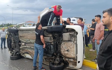 Antalya Manavgat’ta Alkollü Sürücünün Neden Olduğu Kazada Otomobil Yan Yattı