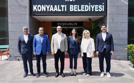 ANTALYA KONYAALTI BELEDİYE BAŞKANI CEM KOTAN  PERSONELLE BAYRAMLAŞTI