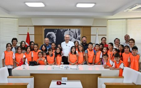 Minik Misafirler Kepez Belediye Başkanı’yla Bir Araya Geldi