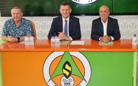 Alanya’ya Veda Eden Kaymakam Ürkmezer’den Alanyaspor’a Son Ziyaret