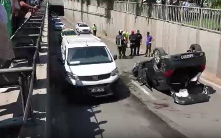 Antalya'da Otomobil Ters Döndü, Sürücü Araçta Mahsur Kaldı
