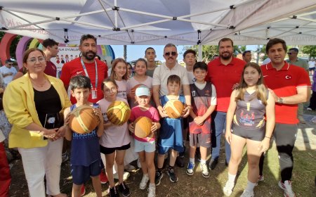 Kemer’de Öğrencilerden Spor ve Sanat Şöleni