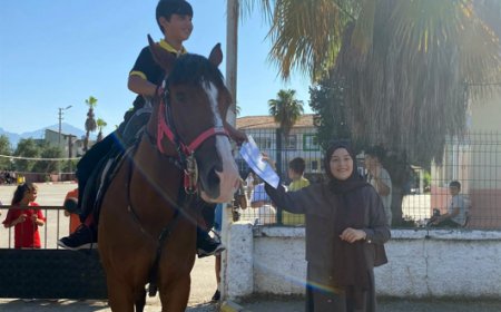 Serik’te Karne Sevinci At Sırtında Yaşandı