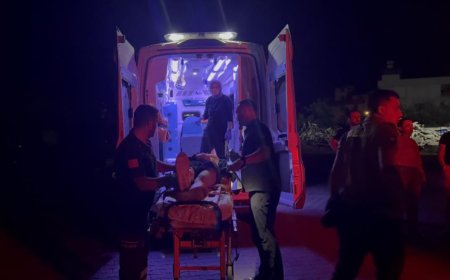 Antalya’da Park Halindeki Otomobile Çarpan Motosikletli Ağır Yaralandı