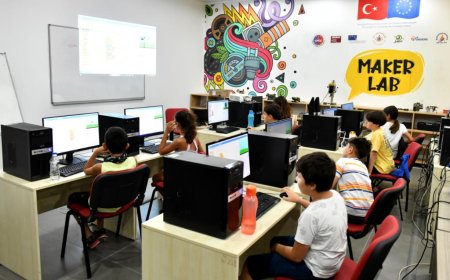 Muratpaşa’da Geleceğin Mühendislerine Robotik Kodlama Eğitimi