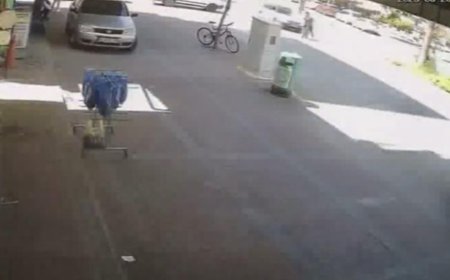 Antalya'da Çocuk Aniden Yola Fırladı, Sürücü Refleksiyle Kur