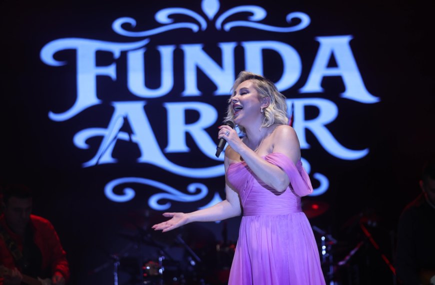4. Uluslararası Antalya Yörük Türkmen Festivali’nde Funda Arar coşkusu