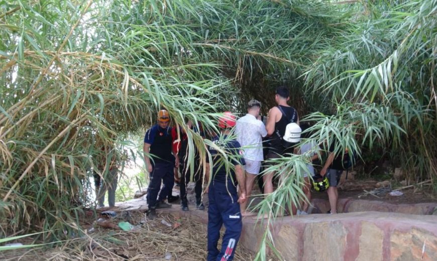 Antalya’da Tehlikeli Macera: 3 Turist Falezlerde Kurtarıldı