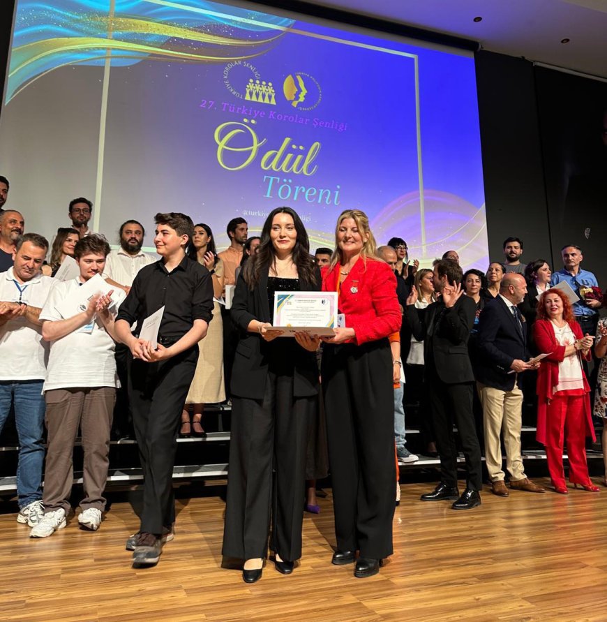 Konservatuvarı Gençlik Korosu başarı ödülü