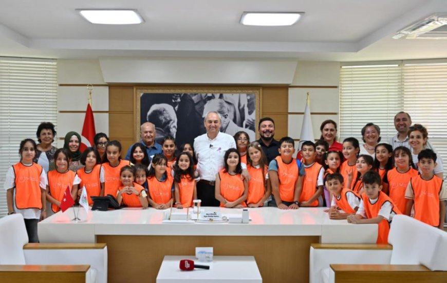 Minik Misafirler Kepez Belediye Başkanı’yla Bir Araya Geldi