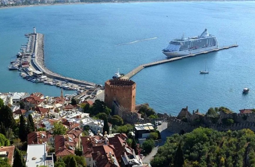 Türkiye Kruvaziyerde Altın Döneme Girdi: 400 Bin Yolcuyla Rekora Koşuyor
