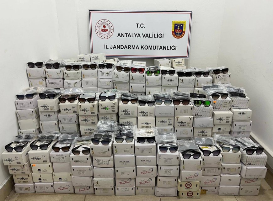 Antalya’da 16 Bin Kaçak Güneş Gözlüğü Ele Geçirildi