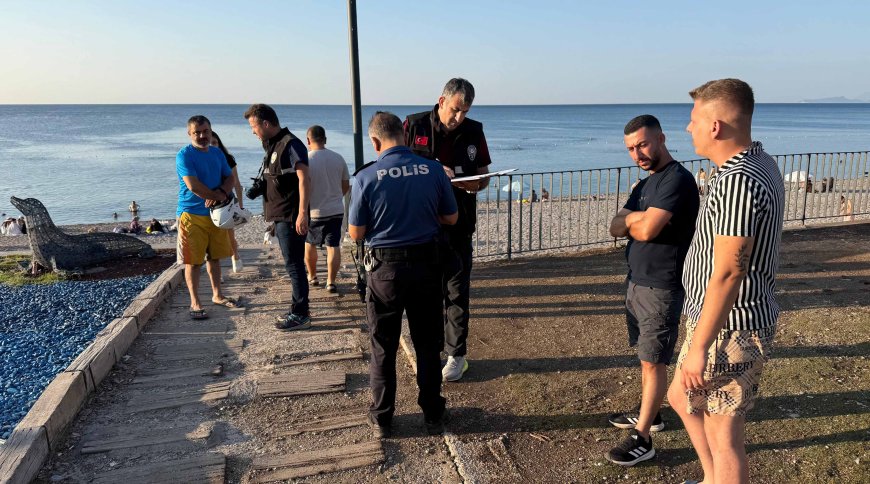 Antalya’da Denizde Fenalaşan 53 Yaşındaki Adam Hayatını Kaybetti