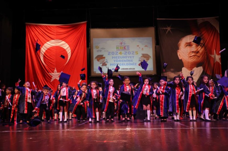 Antalya’da Minikler Mezuniyetle Hayata İlk Adımlarını Attı