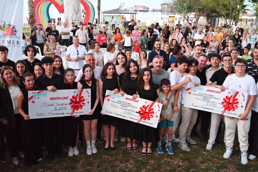 Kemer’de Müzik Yarışması Coşkusu: Öğrenciler Büyüledi
