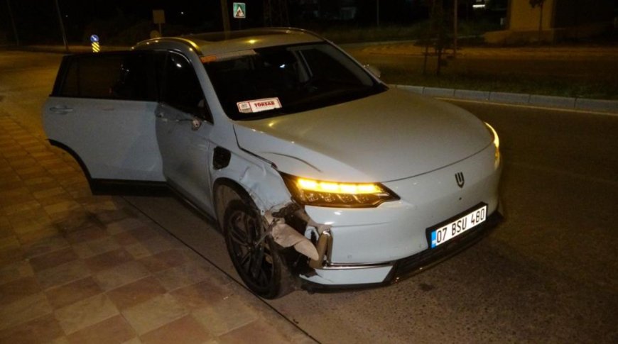 Manavgat’ta Transfer Aracı ile Motosiklet Çarpıştı: 2 Polonyalı Turist Yaralı