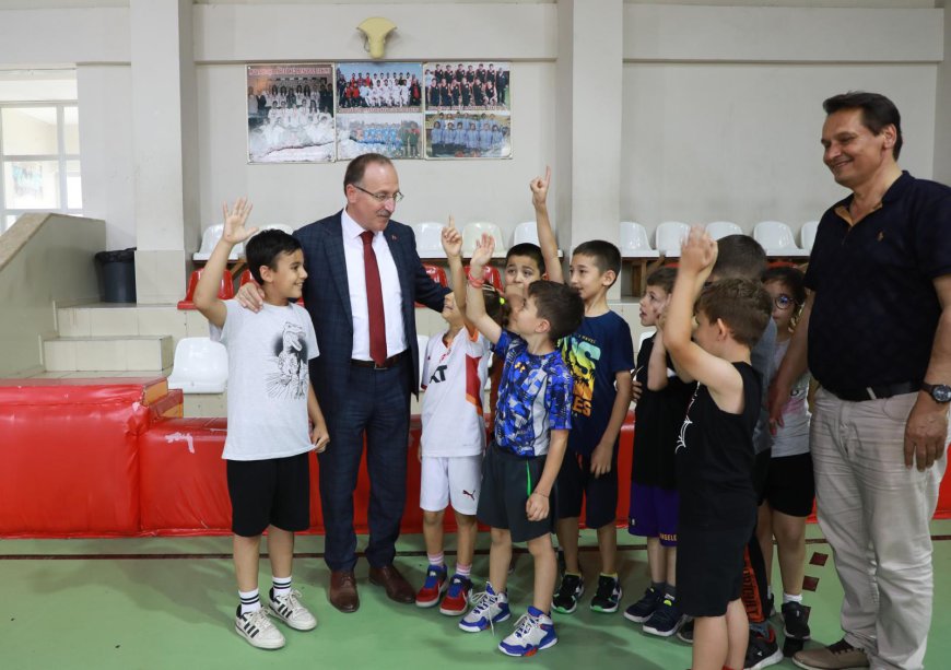 Yaz Tatili Başladı: Antalya’da 511 Bin Öğrenci Karne Alıyor