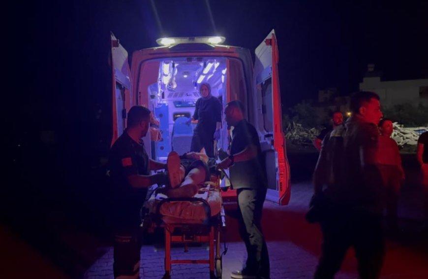 Antalya’da Park Halindeki Otomobile Çarpan Motosikletli Ağır Yaralandı