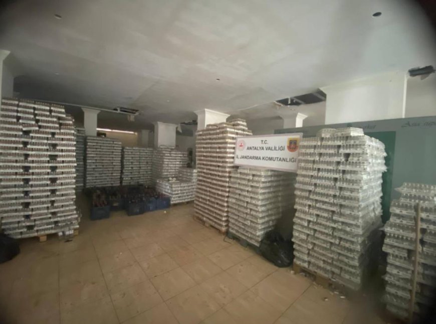 Alanya'da 10 bin litre kaçak alkol ele geçirildi