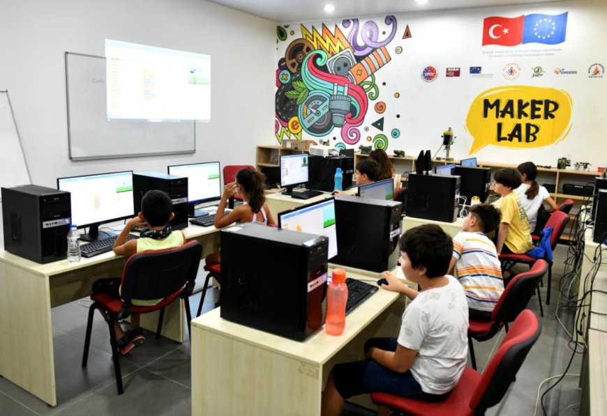 Muratpaşa’da Geleceğin Mühendislerine Robotik Kodlama Eğitimi