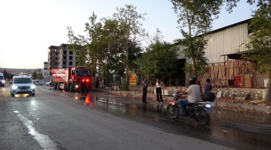 Antalya Akdeniz Sanayi Sitesi’nde Yangın Korkuttu